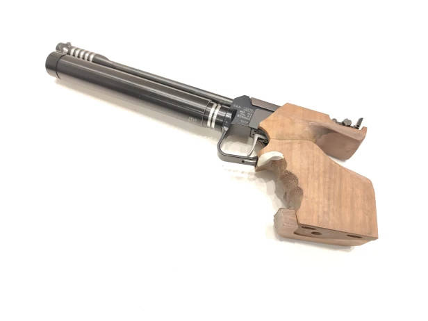 pistolet-pardini-k2s-uzywany-otwory-rekojesci