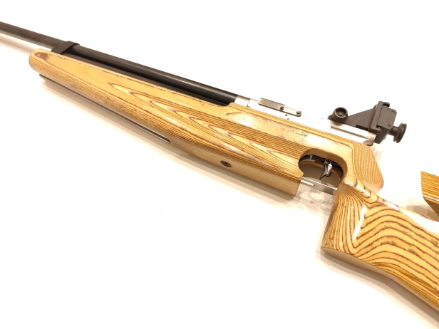 karabin-fwb-feinwerkbau-601-prawy-kolba-gniazdo