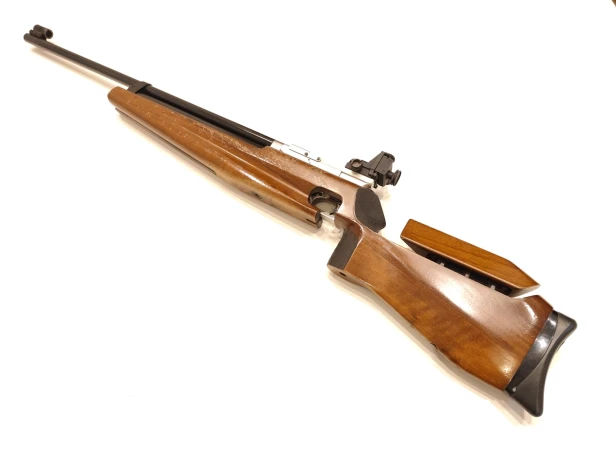karabin-feinwerkbau-fwb-601-prawy-osada-drewno-drewniana-1